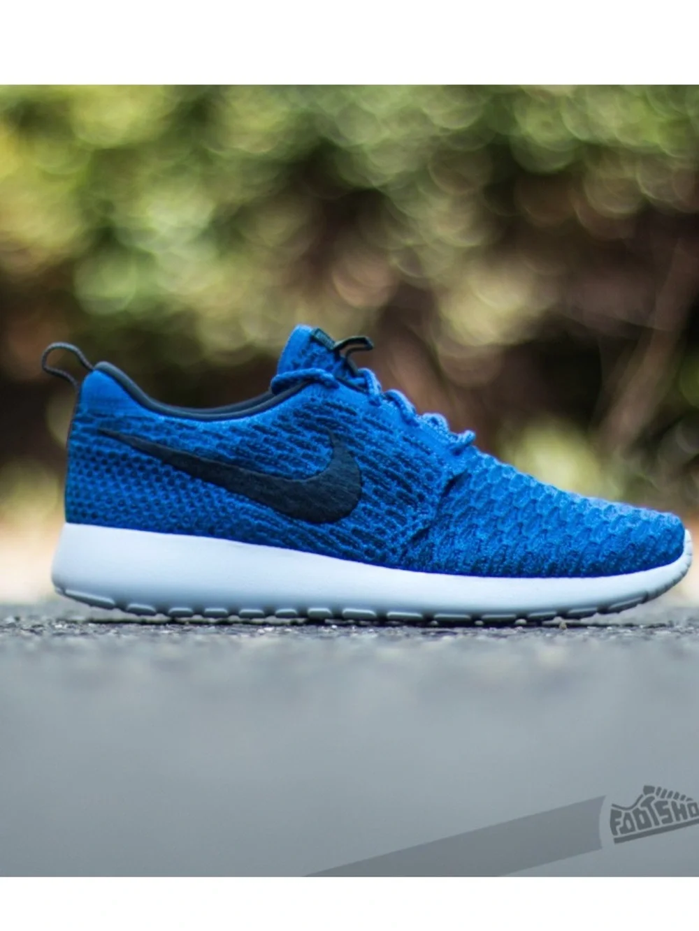 NIKE WOMENS ROSHE ONE FLYKNIT in BLUE Size: 7